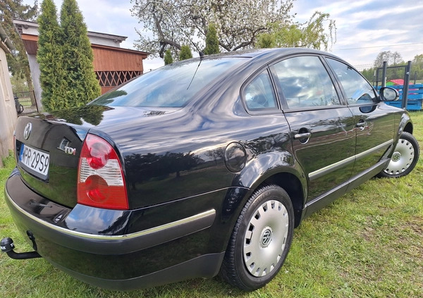 Volkswagen Passat cena 12400 przebieg: 206321, rok produkcji 2004 z Skępe małe 67